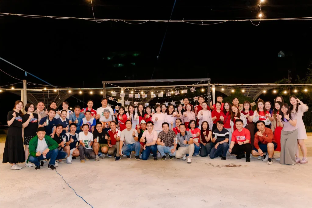 Ảnh tập thể đoàn Heineken trong đêm giao lưu ngoài trời tại Đà Lạt