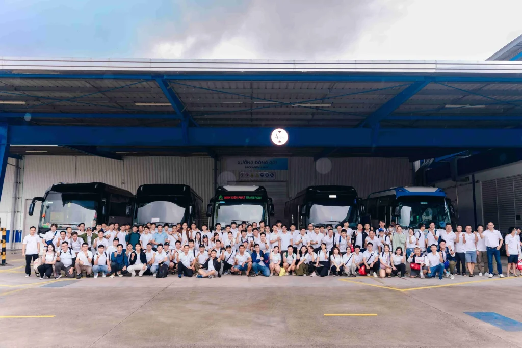 Đoàn Heineken Việt Nam tập trung tại nhà máy trước chuyến company trip Mũi Né